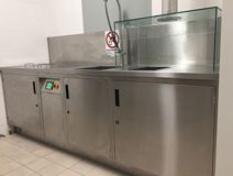 Maatwerk: ultrasoon baden en complete laboratorium reiniging straten